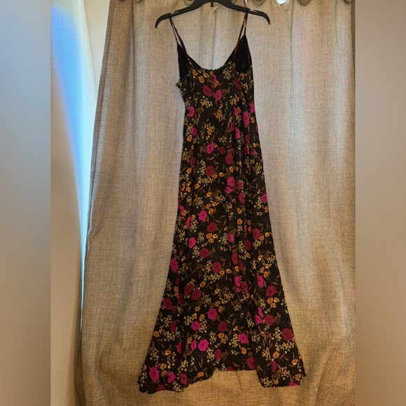 ASTR Size S Maxi Floral Dress - Picture 2 of 3